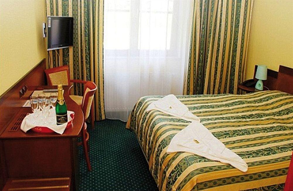 Hotel Terasa Frýdek-Místek Exteriör bild