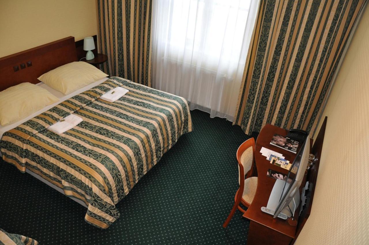 Hotel Terasa Frýdek-Místek Rum bild